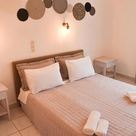 Guest house Alfa Naousa (Paros)